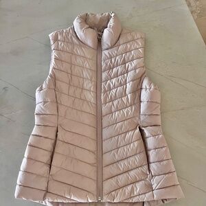 Puffy Vest Old Navy Woman's XS Pale Pink